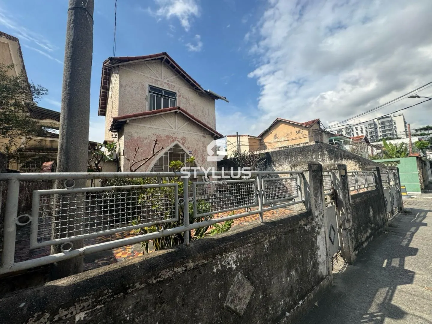 Casa Duplex Espaçosa com 4 Quartos e 4 Vagas em Cachambi! - Ref: CA8167 | Dr. House