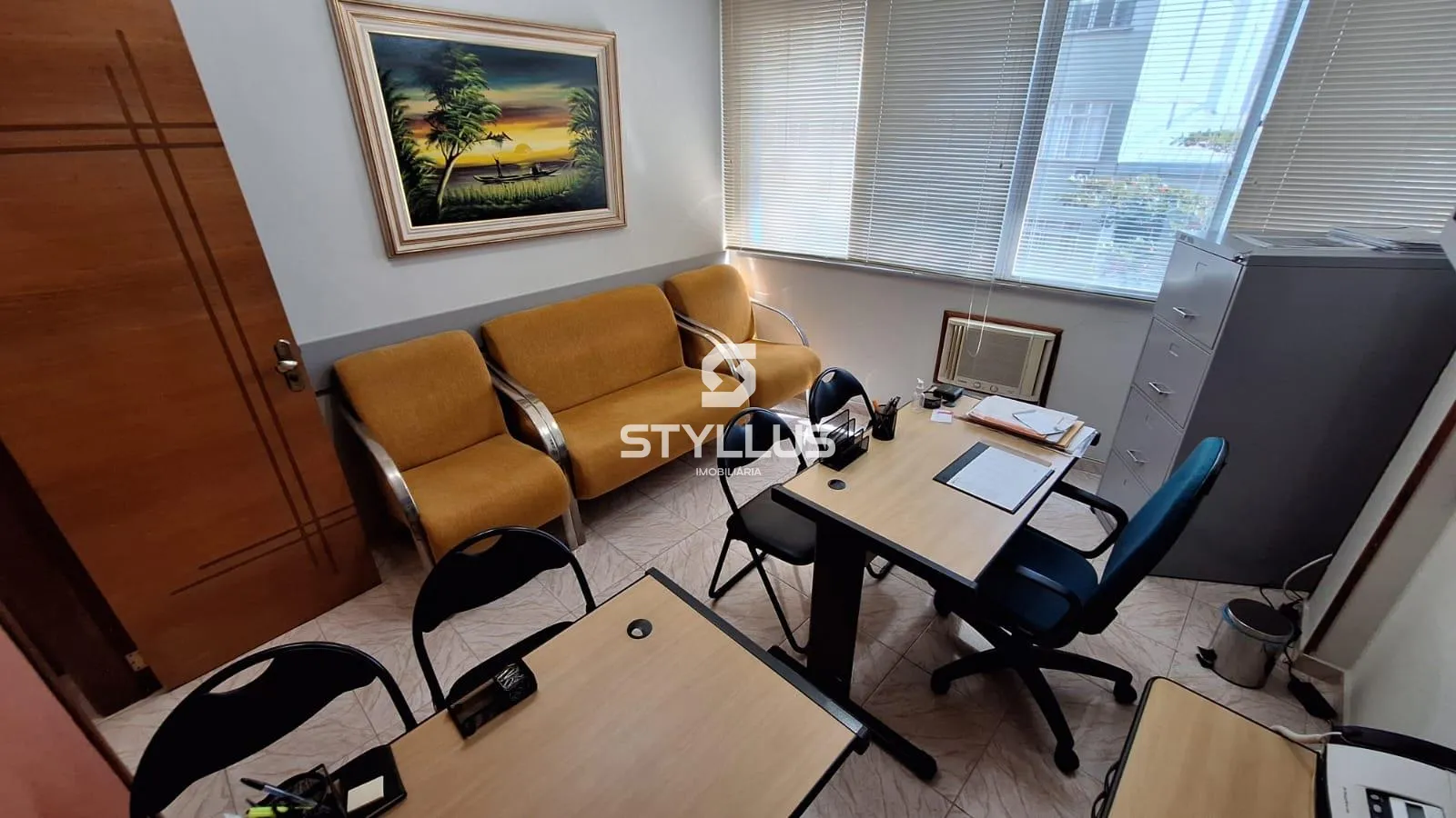 Sala Comercial com Vista Livre e Sol da Manhã no Coração do Méier! - Ref: CA8480 | Dr. House