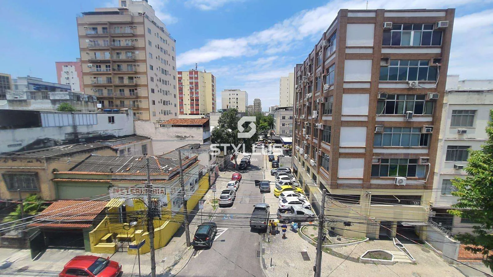 Apartamento com 2 Quartos e Dependência Completa no Méier! - Ref: ME7587 | Dr. House