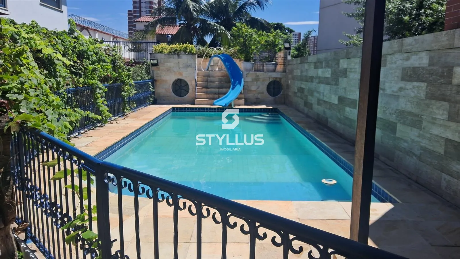 Casa Linear Magnífica com Piscina e Edícula no Méier! - Ref: ME7837 | Dr. House