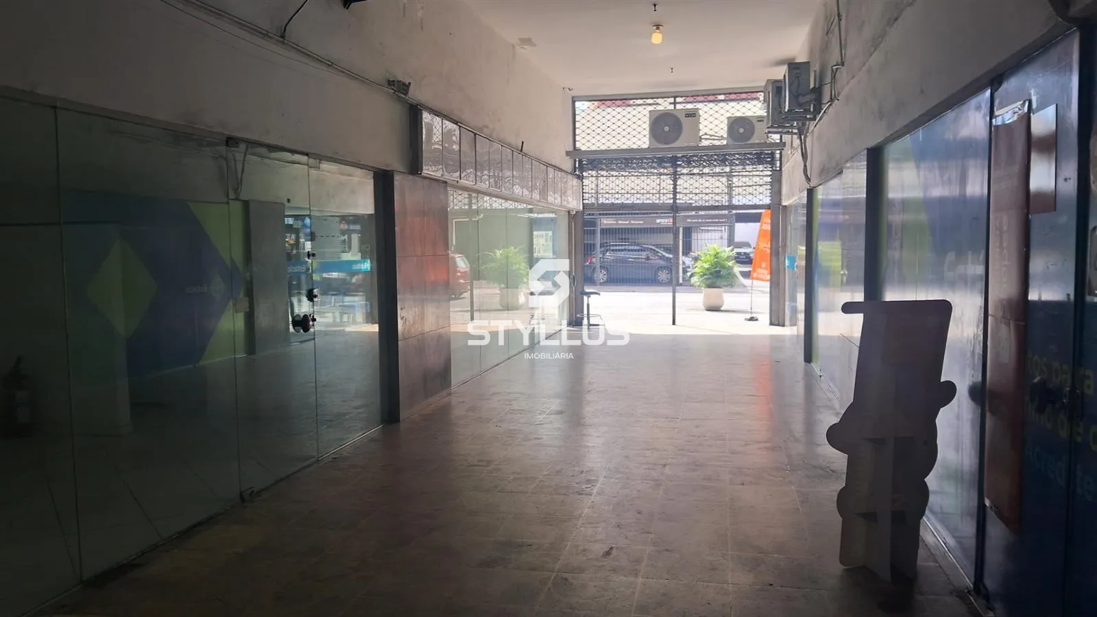 Loja com Mezanino e Vaga em Localização Privilegiada no Méier! - Ref: ME8191 | Dr. House