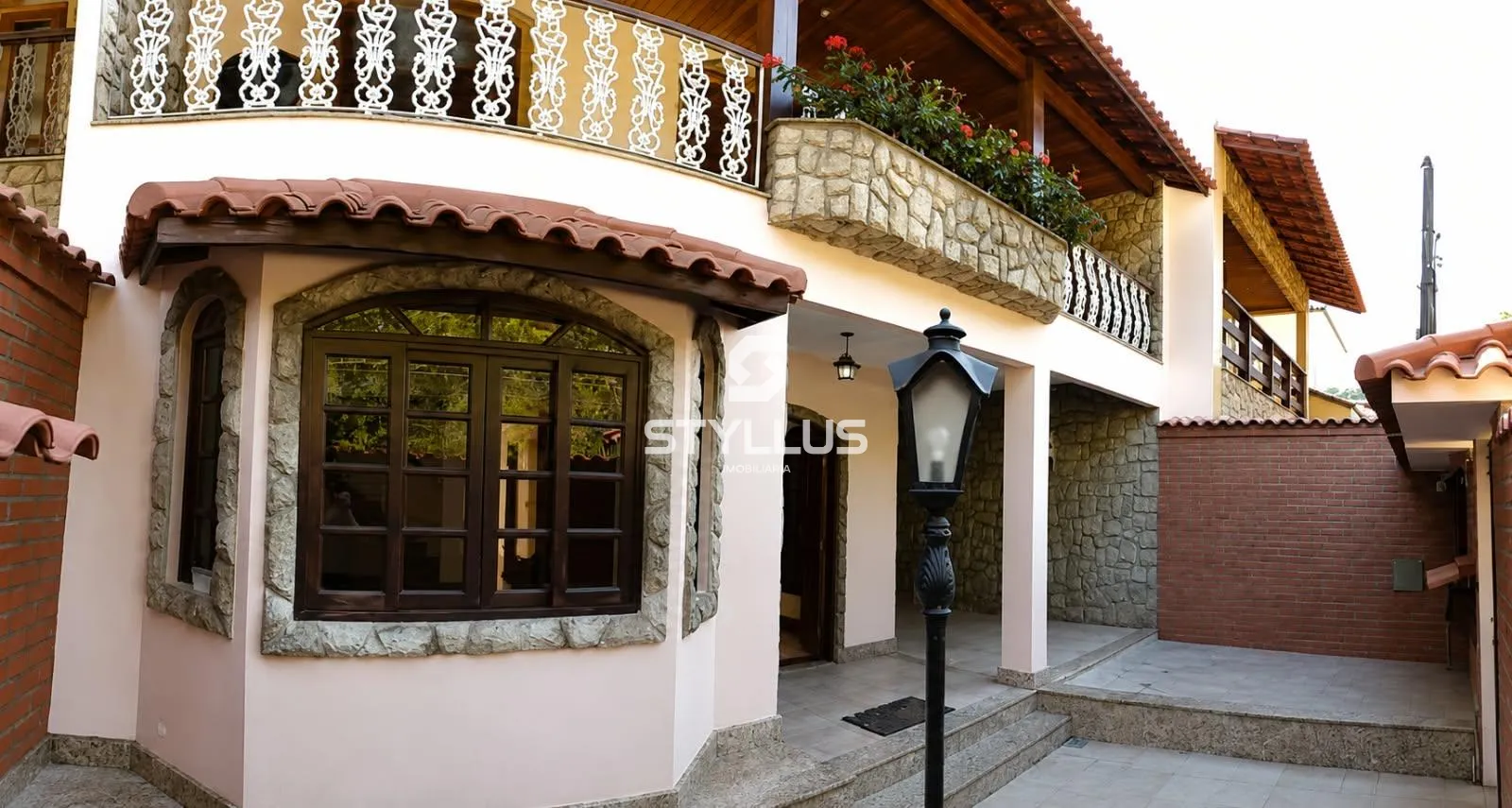 Casa Duplex com Piscina e 3 Quartos em Condomínio na Taquara! - Ref: ME8599 | Dr. House