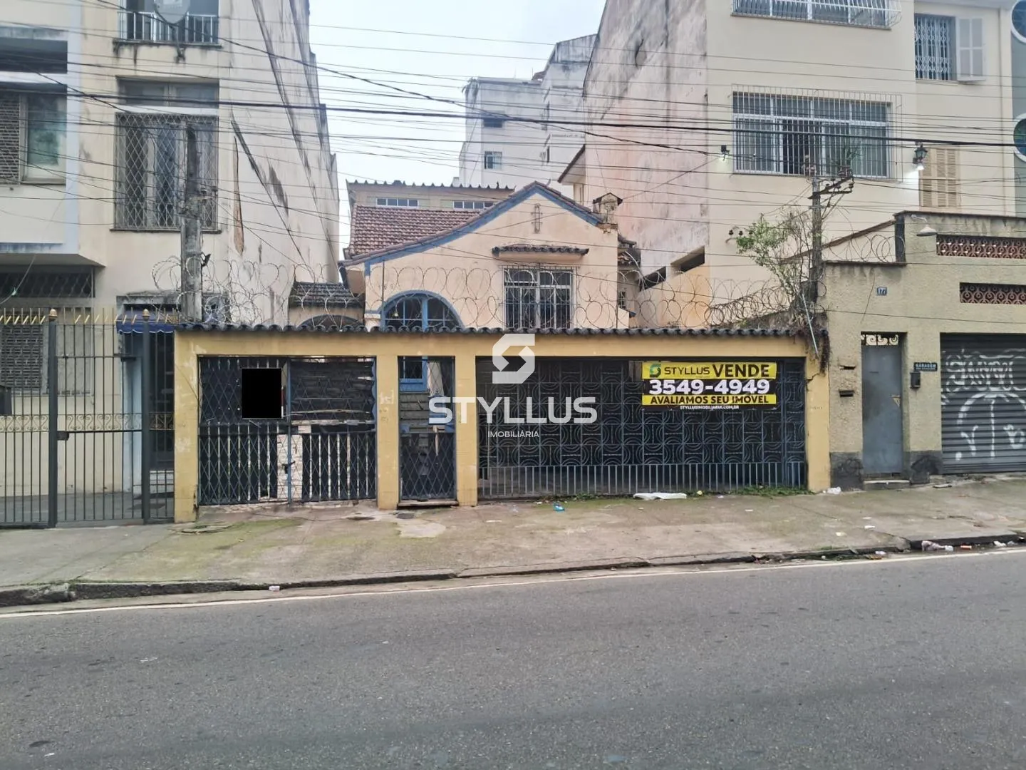 Oportunidade Única em Vila Isabel: 4 Imóveis em Amplo Terreno! - Ref: ME8640 | Dr. House