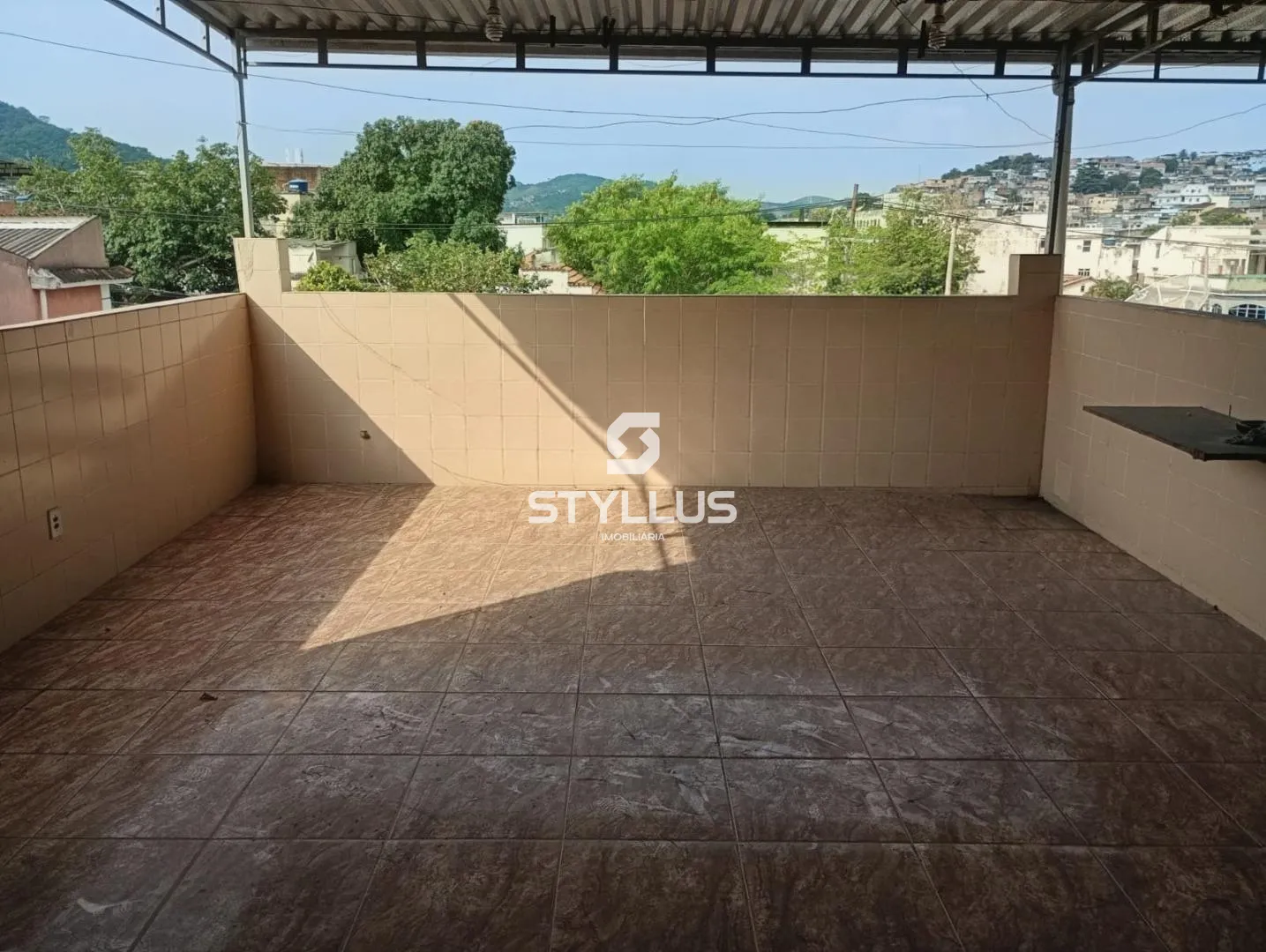 Duas Casas em Vila com 5 Quartos e 3 Banheiros em Cavalcanti! - Ref: ME8686 | Dr. House